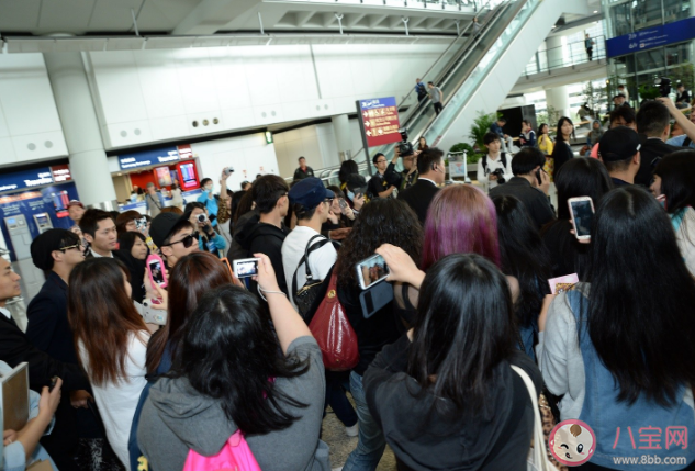 粉絲接送機(jī)文化該不該禁止 如何看待粉絲接機(jī)行為