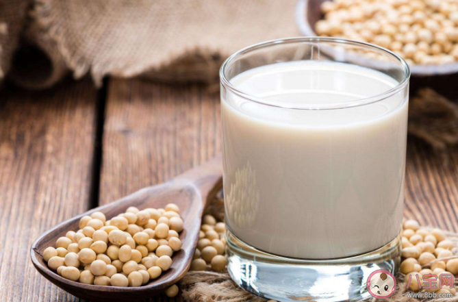 喝牛奶吃大豆會導致未成年人性早熟嗎 豆奶與牛奶營養有何不同