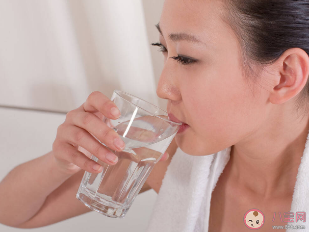 喝水時間間隔不要超過多久 飲水量充足的人更健康不容易老嗎