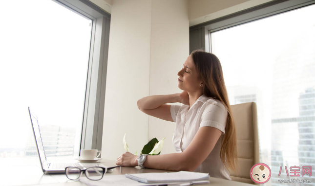 為何久坐如此傷身 哪些動作可以緩解久坐帶來的不適 為何久坐如此傷身 哪些動作可以緩解久坐帶來的不適