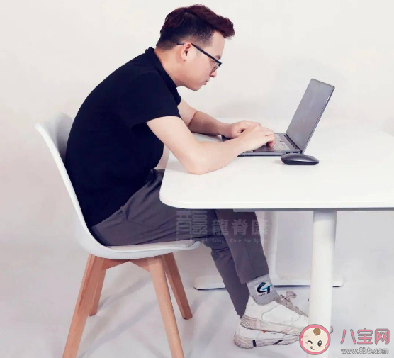 為何久坐如此傷身 哪些動作可以緩解久坐帶來的不適 為何久坐如此傷身 哪些動作可以緩解久坐帶來的不適