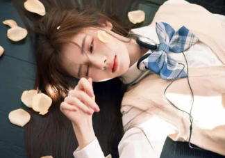 盛開吧開吧開吧讓我清晰的思念吧是什么歌 鞠婧祎《花》完整版歌詞