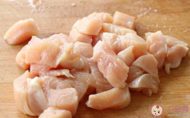 為什么健身的人喜歡吃雞胸肉 健身人吃雞胸肉怎么做 為什么健身的人喜歡吃雞胸肉 健身人吃雞胸肉怎么做