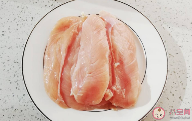 為什么健身的人喜歡吃雞胸肉 健身人吃雞胸肉怎么做 為什么健身的人喜歡吃雞胸肉 健身人吃雞胸肉怎么做