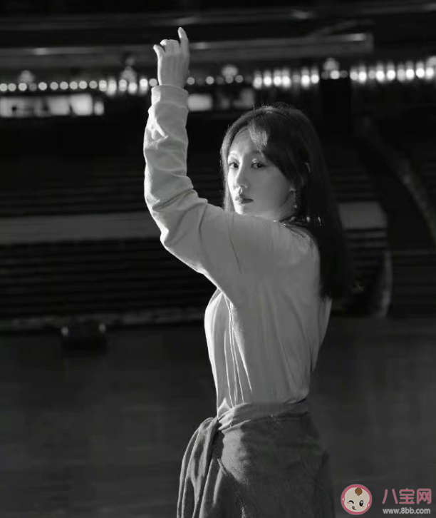 《光淵》裴溯媽媽是怎么死的 《光淵》裴溯的父親是零度共情者嗎