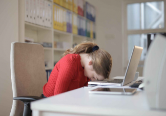 春天老犯懶犯困是病嗎 哪些人群犯懶犯困要注意