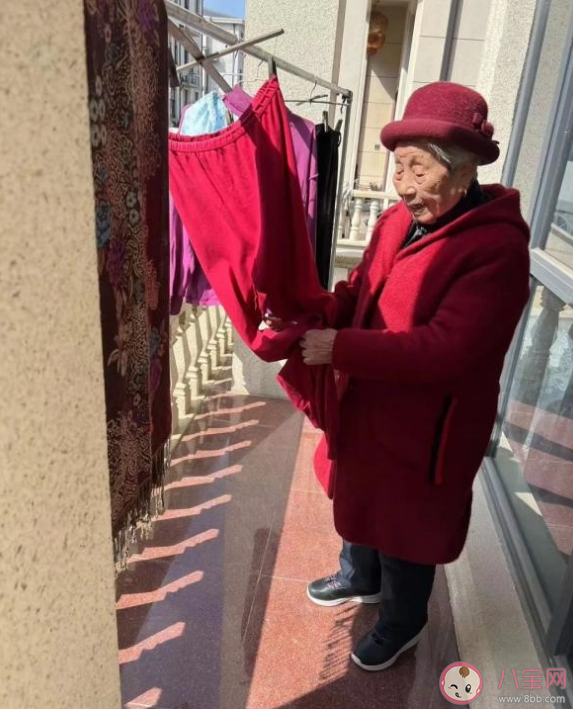 101歲老人每天趕2場麻將好嗎 老年人打麻將有什么好處