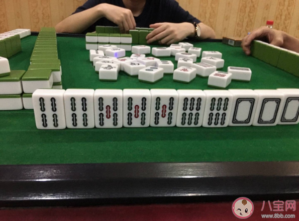 101歲老人每天趕2場麻將好嗎 老年人打麻將有什么好處