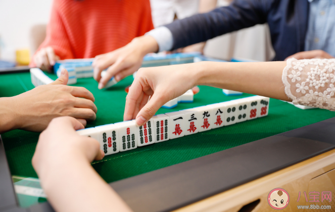 101歲老人每天趕2場麻將好嗎 老年人打麻將有什么好處
