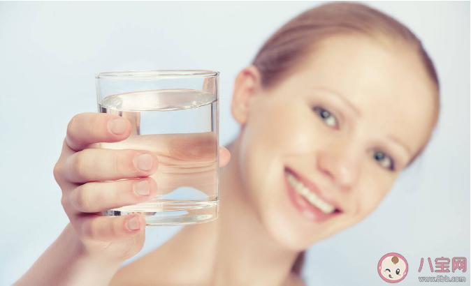 多喝水真的能預防結石嗎 不愛喝水4種疾病風險高 多喝水真的能預防結石嗎 不愛喝水4種疾病風險高