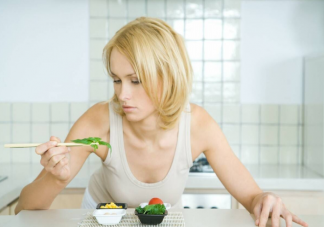 判斷過度節食有什么標準 長期節食會帶來什么問題