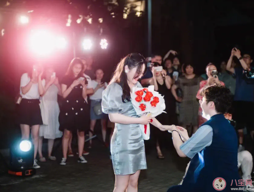 你能接受男方不求婚就結(jié)婚嗎 結(jié)婚前一定要有求婚嗎 你能接受男方不求婚就結(jié)婚嗎 結(jié)婚前一定要有求婚嗎