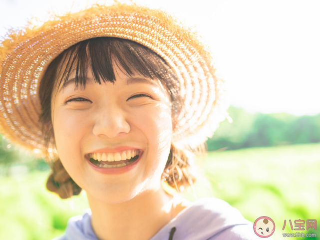 笑可以減肥嗎 笑多了能練出八塊腹肌嗎