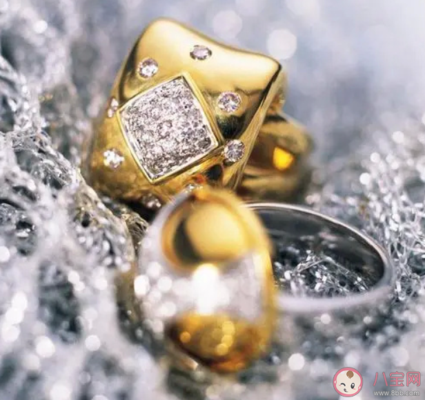 結婚買鉆戒還是黃金 結婚買鉆戒不如買黃金嗎 結婚買鉆戒還是黃金 結婚買鉆戒不如買黃金嗎
