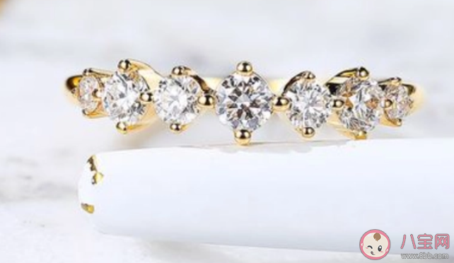 結婚買鉆戒還是黃金 結婚買鉆戒不如買黃金嗎 結婚買鉆戒還是黃金 結婚買鉆戒不如買黃金嗎
