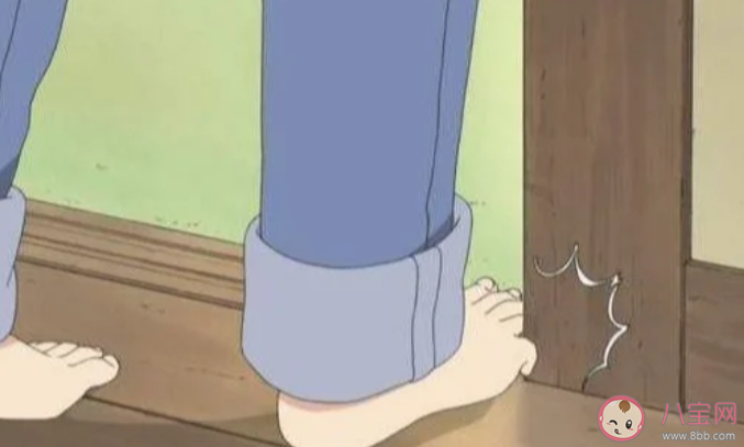 踢到腳趾為什么這么疼 踢到腳趾很疼怎么辦