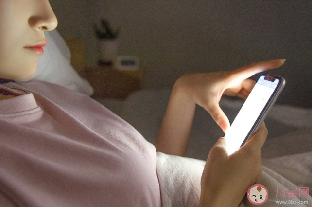 刷社交媒體會影響睡眠嗎 社交媒體和睡眠障礙有關(guān)系嗎 刷社交媒體會影響睡眠嗎 社交媒體和睡眠障礙有關(guān)系嗎