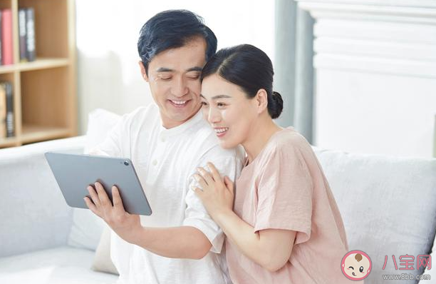 老公每個月給你兩萬但不回家你愿意嗎 老公只給錢不回家可以嗎 老公每個月給你兩萬但不回家你愿意嗎 老公只給錢不回家可以嗎