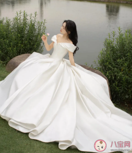 女生穿婚紗看演唱會(huì)被分手 為什么穿婚紗去看演唱會(huì)會(huì)分手 女生穿婚紗看演唱會(huì)被分手 為什么穿婚紗去看演唱會(huì)會(huì)分手