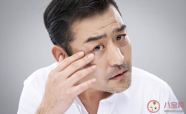 為何男性比女性更顯老 男人在多少歲時(shí)老得最快 為何男性比女性更顯老 男人在多少歲時(shí)老得最快