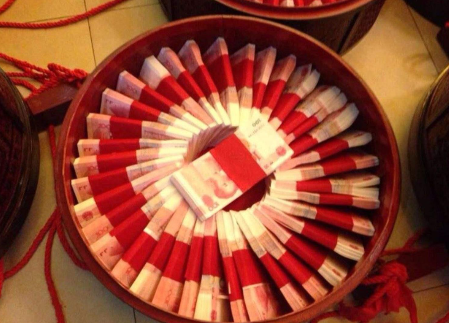 女子反問男友8年感情竟不值38萬 如何看待感情和彩禮