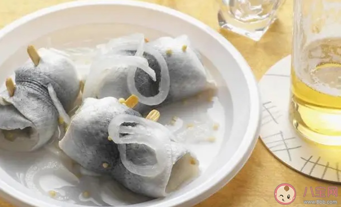 美國一地數(shù)千條鯡魚突然死亡是怎么回事 鯡魚為什么那么臭