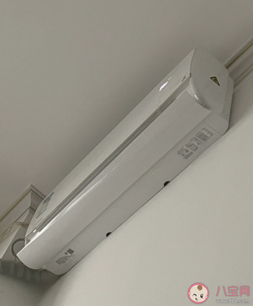 男子遇空調(diào)加氟刺客被收近4000元 如何判斷空調(diào)是否需要加氟