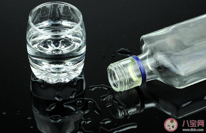 去脂體重越大的女士越能喝酒 體重和酒量有關系嗎 去脂體重越大的女士越能喝酒 體重和酒量有關系嗎