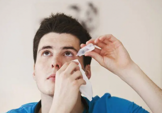 眼藥水不能滴在眼睛上 哪些情況下不能滴眼藥水