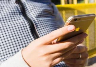 手機玩太久可導致抑郁癥嗎 經常玩手機有什么壞處