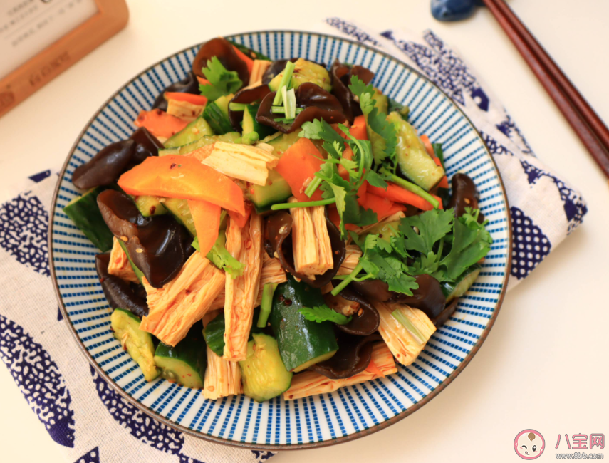 醫生建議夏天別吃生涼菜 案板生熟為什么一定要分開