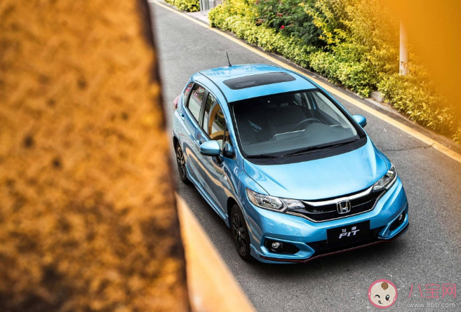 你會買油車還是電車 年輕人第一輛車是買油車還是電車