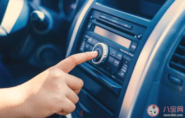 在電動車里睡覺舒服嗎 車里睡覺要注意什么 在電動車里睡覺舒服嗎 車里睡覺要注意什么