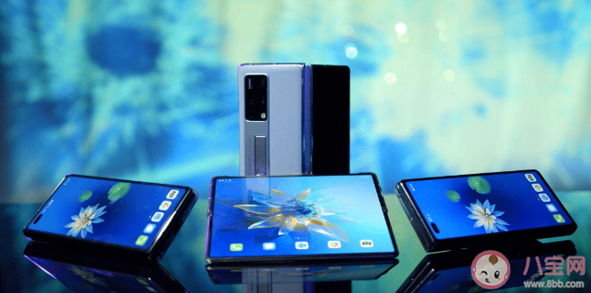 男子買(mǎi)兩臺(tái)折疊屏被當(dāng)黃牛 為什么越來(lái)越多人選擇折疊屏手機(jī)