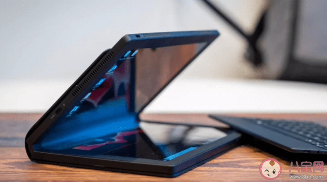 男子買(mǎi)兩臺(tái)折疊屏被當(dāng)黃牛 為什么越來(lái)越多人選擇折疊屏手機(jī)