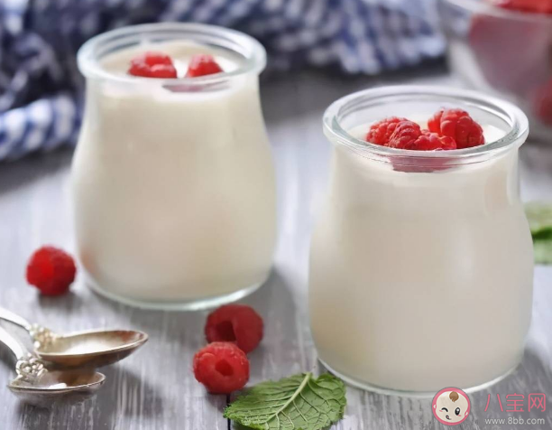 經常喝酸奶有助防老癡 每天喝一杯酸奶身體有什么變化