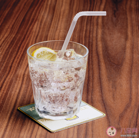 氣泡水可以增加飽腹感嗎 氣泡水哪些人要少喝 氣泡水可以增加飽腹感嗎 氣泡水哪些人要少喝