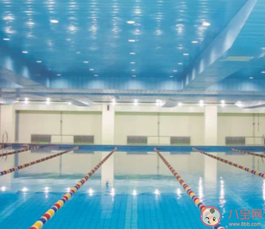 一個游泳池里到底有多少尿 如何判斷游泳池水臟不臟 一個游泳池里到底有多少尿 如何判斷游泳池水臟不臟