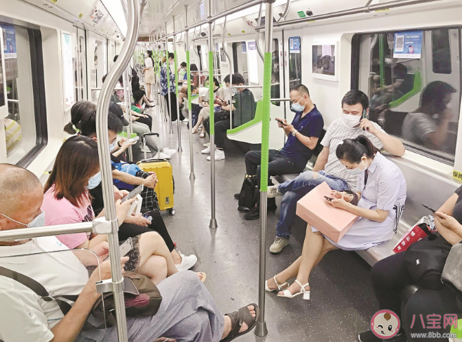 十大地鐵公司中4個明確不準喝水 地鐵禁止喝水合理嗎 十大地鐵公司中4個明確不準喝水 地鐵禁止喝水合理嗎