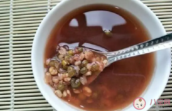 綠豆湯變紅是什么原因 一天最多喝幾碗綠豆湯