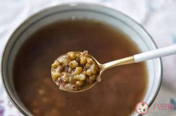 綠豆湯變紅是什么原因 一天最多喝幾碗綠豆湯