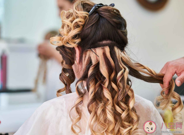 染發(fā)劑進(jìn)眼睛了應(yīng)該怎么辦 染發(fā)怎么避免染到頭皮