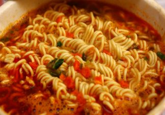 方便面32小時內都無法消化嗎 吃方便面會致癌嗎