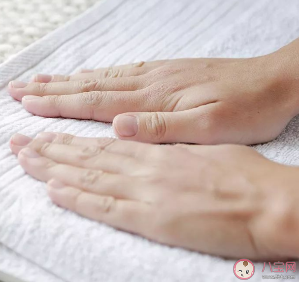 陰干的衣服為什么那么臭 陰干衣物的臭味怎么去除