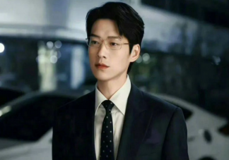 女生們?yōu)楹尾粣郯钥偭?霸總的沒落說(shuō)明了什么