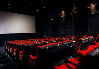 一家人看場電影花掉400多 電影票價格為什么這么貴了