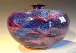 以下哪種瓷器因進窯一色出窯萬彩而著稱 螞蟻新村8月28日答案