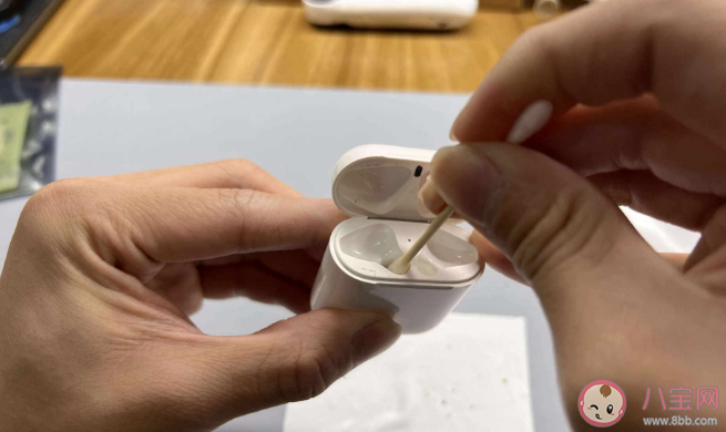 耳機(jī)到底有多臟 不同耳機(jī)清潔方式有何不同