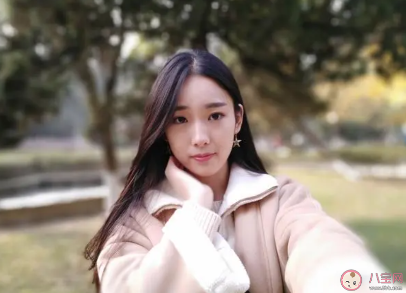 為什么自拍沒有鏡子里的你好看 鏡子和自拍里哪個你更好看 為什么自拍沒有鏡子里的你好看 鏡子和自拍里哪個你更好看