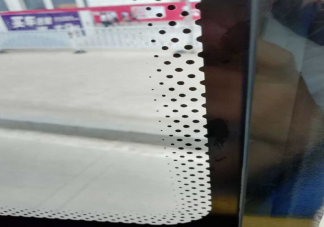 車窗邊緣的小黑點是干嘛的 車窗日常應該怎么清理
